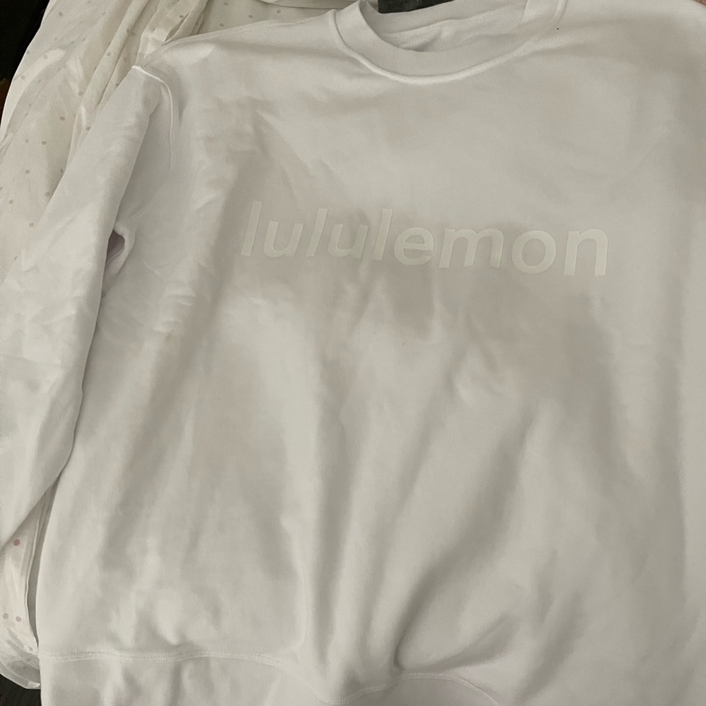 Lululemon crewneck